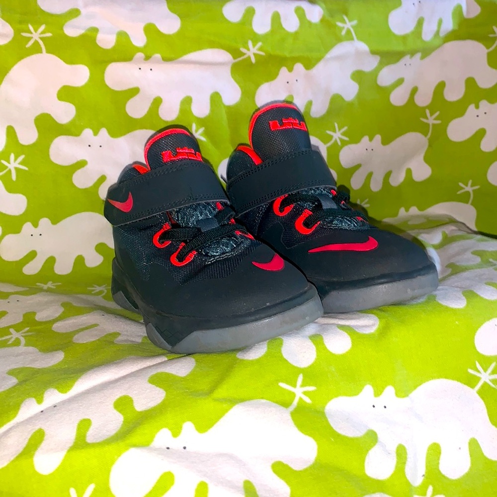 Sneakers for the little one!